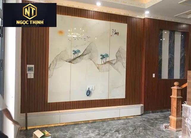 VÁCH ỐP NHỰA TIVI PHÒNG KHÁCH ĐƠN GIẢN
